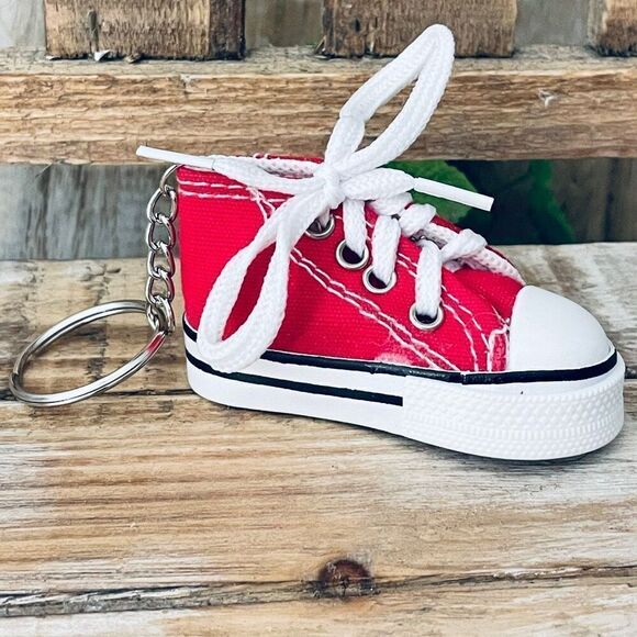 NWT  Gorgeous Red Sneaker Key holder Keyring Keychain - Picture 1 of 12